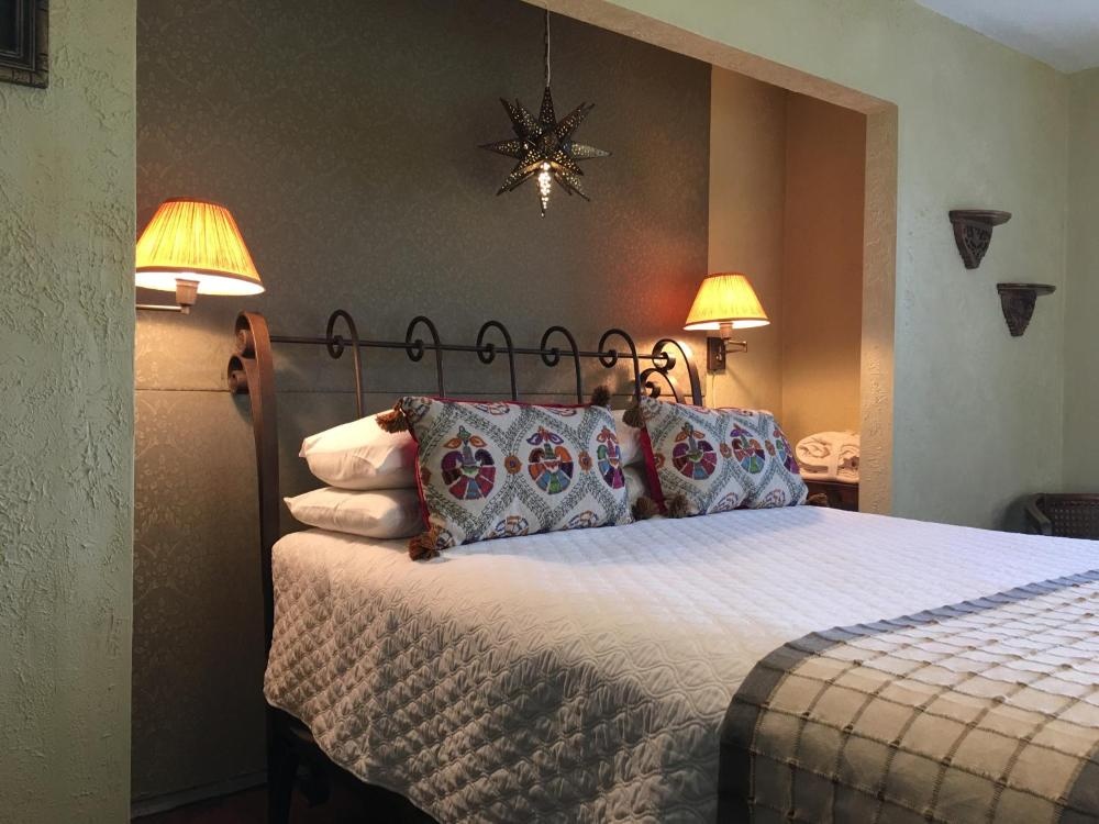 Lakehouse Bed and Breakfast Image 16