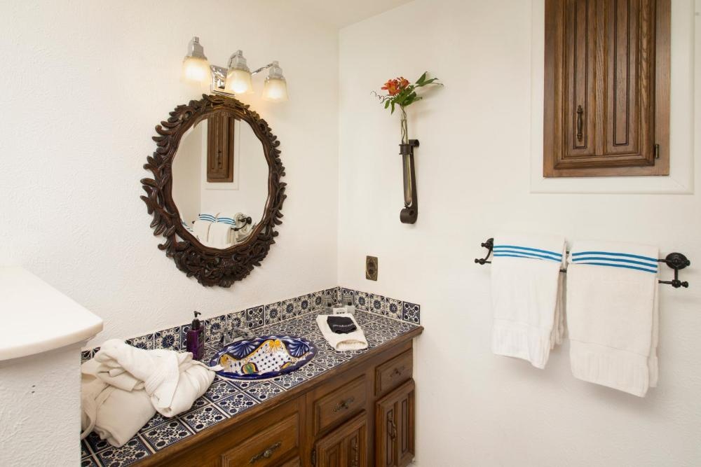 Lakehouse Bed and Breakfast Image 26