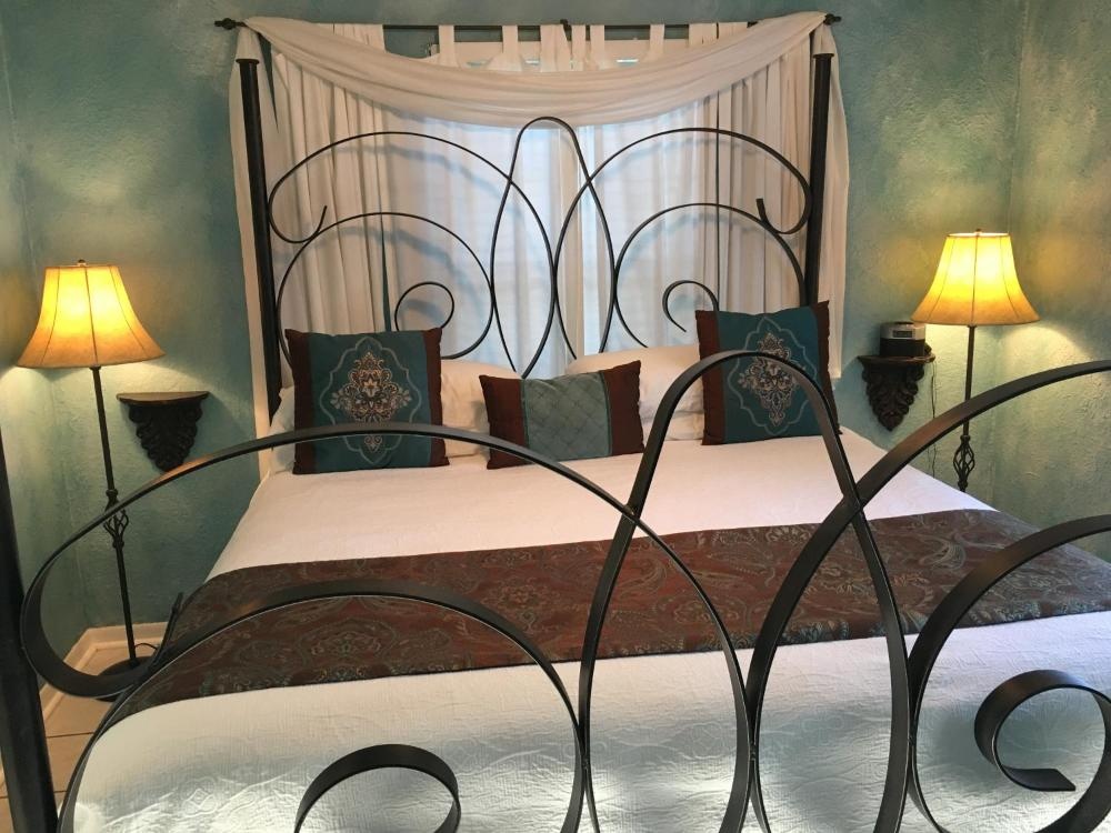 Lakehouse Bed and Breakfast Image 38