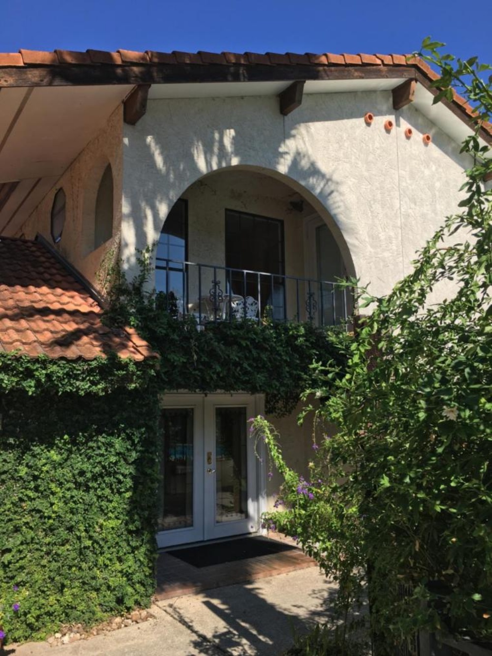 Lakehouse Bed and Breakfast